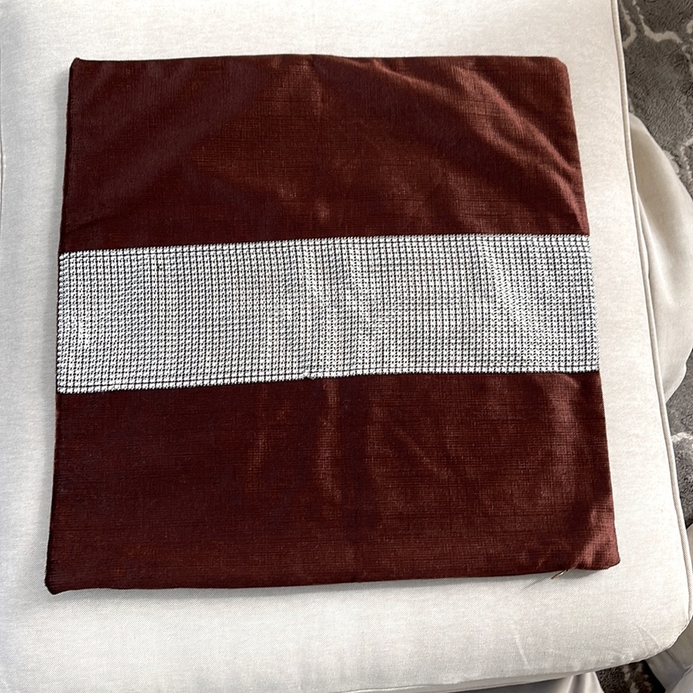 One velvet pillow case